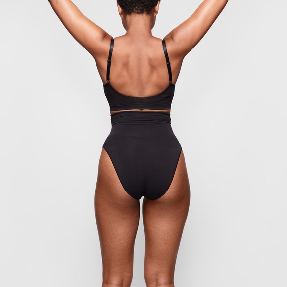 SKIMS Seamless Sculpt Bralette - Onyx - S/M - Picture 3 of 8